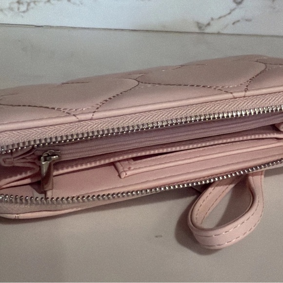 Betsey Johnson Blush Quilted Heart Wallet Wristlet - Picture 6 of 6